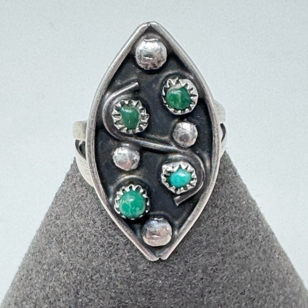 Zuni Vintage Sterling Silver & Green Turquoise Petit Point Ring size 4.25